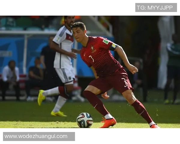 足球明星化身舞王模仿杰克逊展现惊人舞技与球技的完美结合